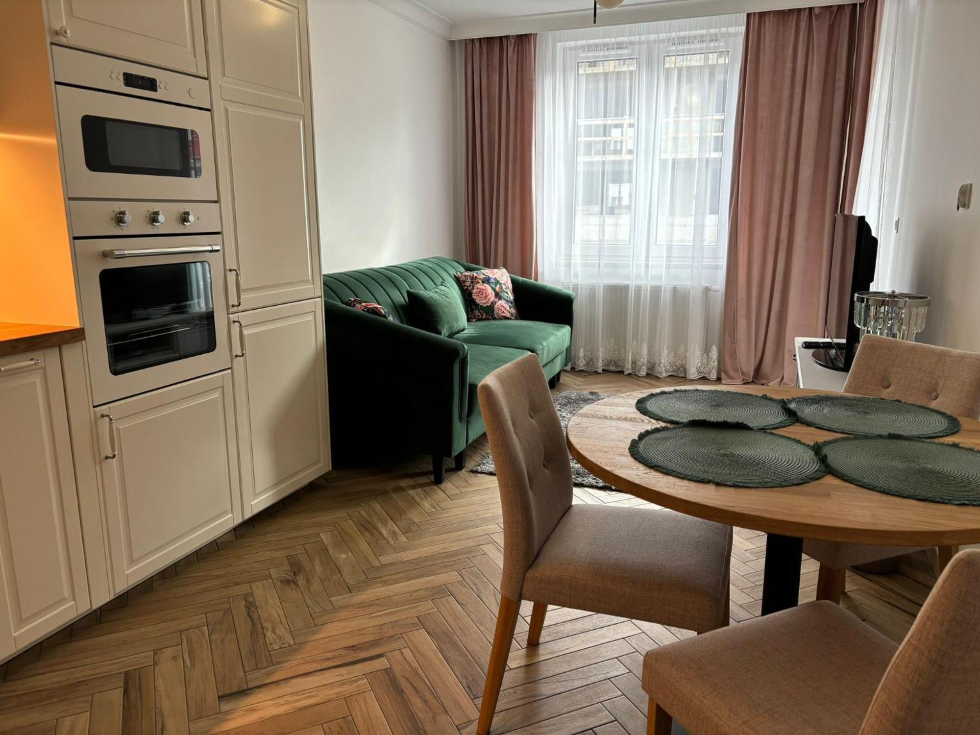 Apartamenty W Centrum Bialegostoku Z Parkingiem W Garazu Podziemnym Białystok Dış mekan fotoğraf
